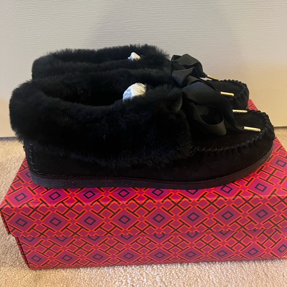 Tory Burch Aberdeen Black Suede Fur Bootie Slipper Size 8 NWT Box - Picture 2 of 5